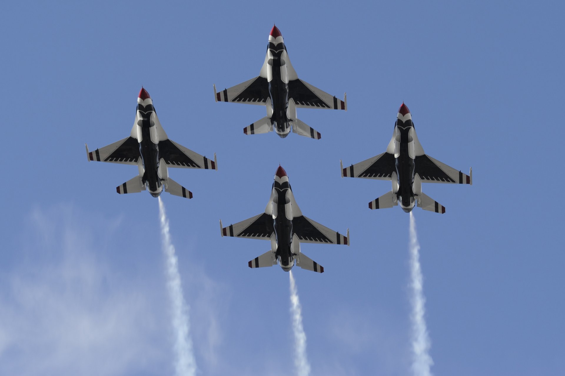 petreles thunderbirds usaf fuerza aérea de los estados unidos fuerza aérea rhombus diamante equipo acrobático aviación f-16 fighting falcon luchador avión diamante vuelo formación aire cielo aire transporte aéreo