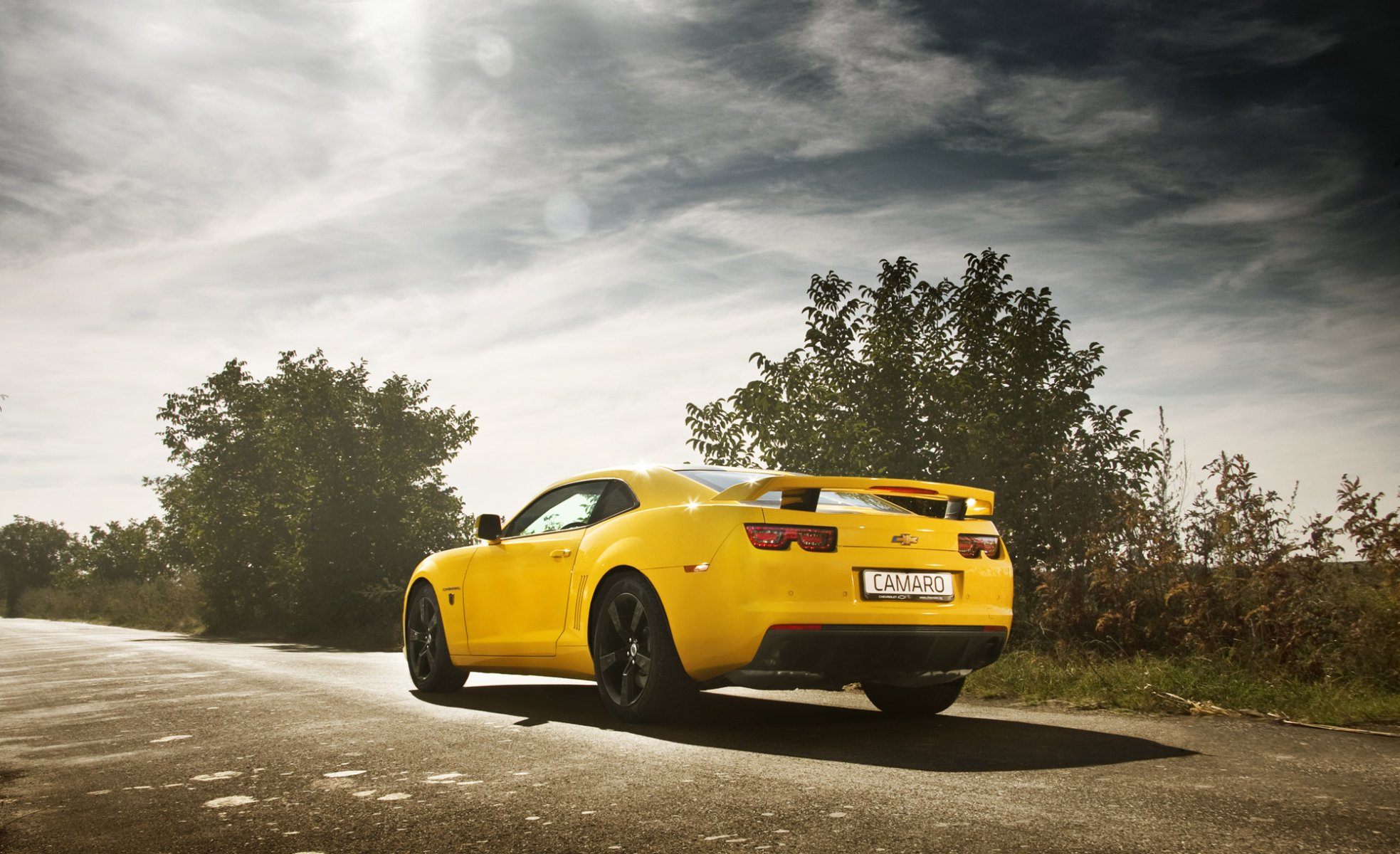 chevrolet camaro muscle car chevrolet camaro strada giallo