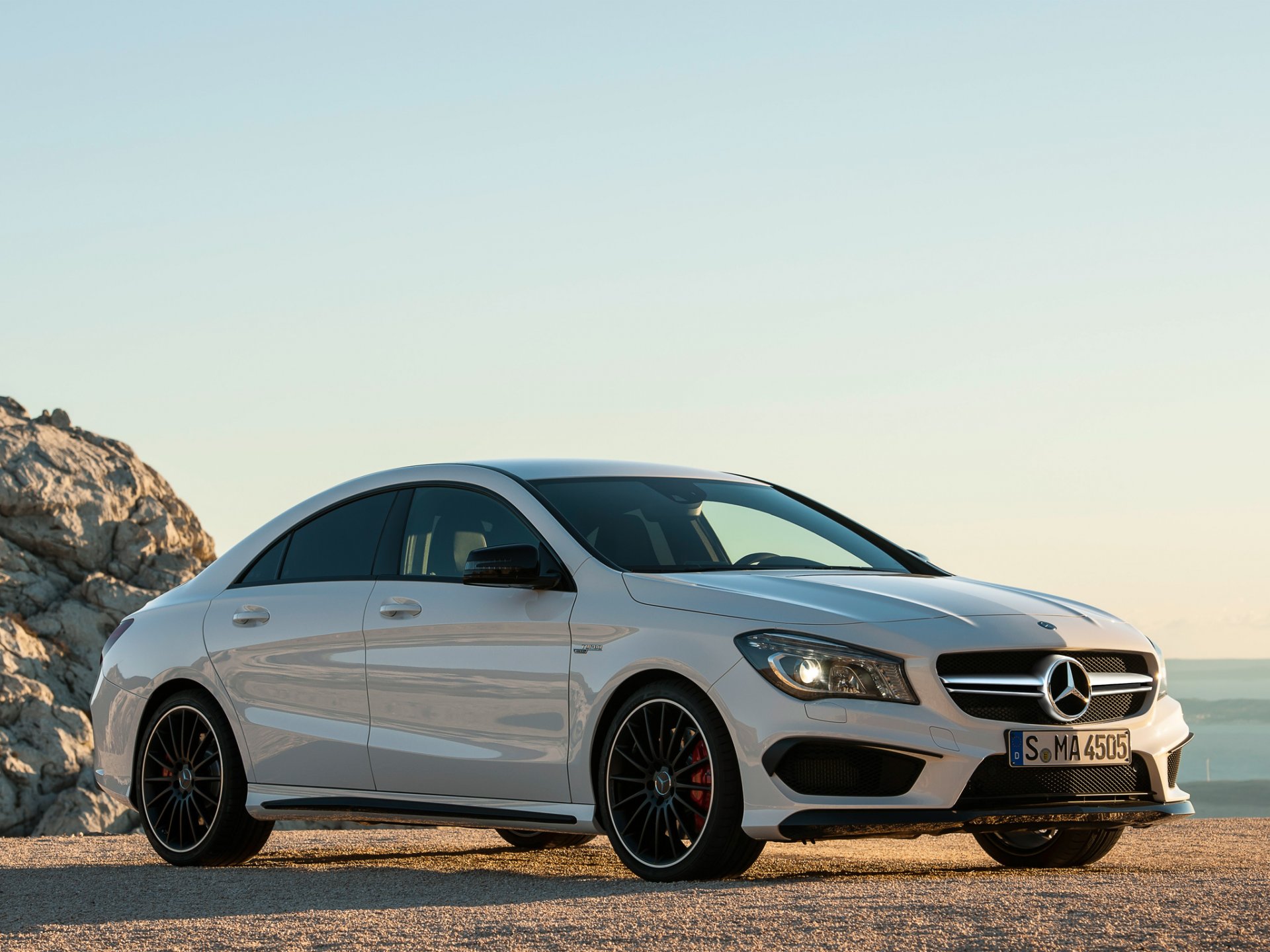 mercedes-benz cla amg voiture papier peint blanc