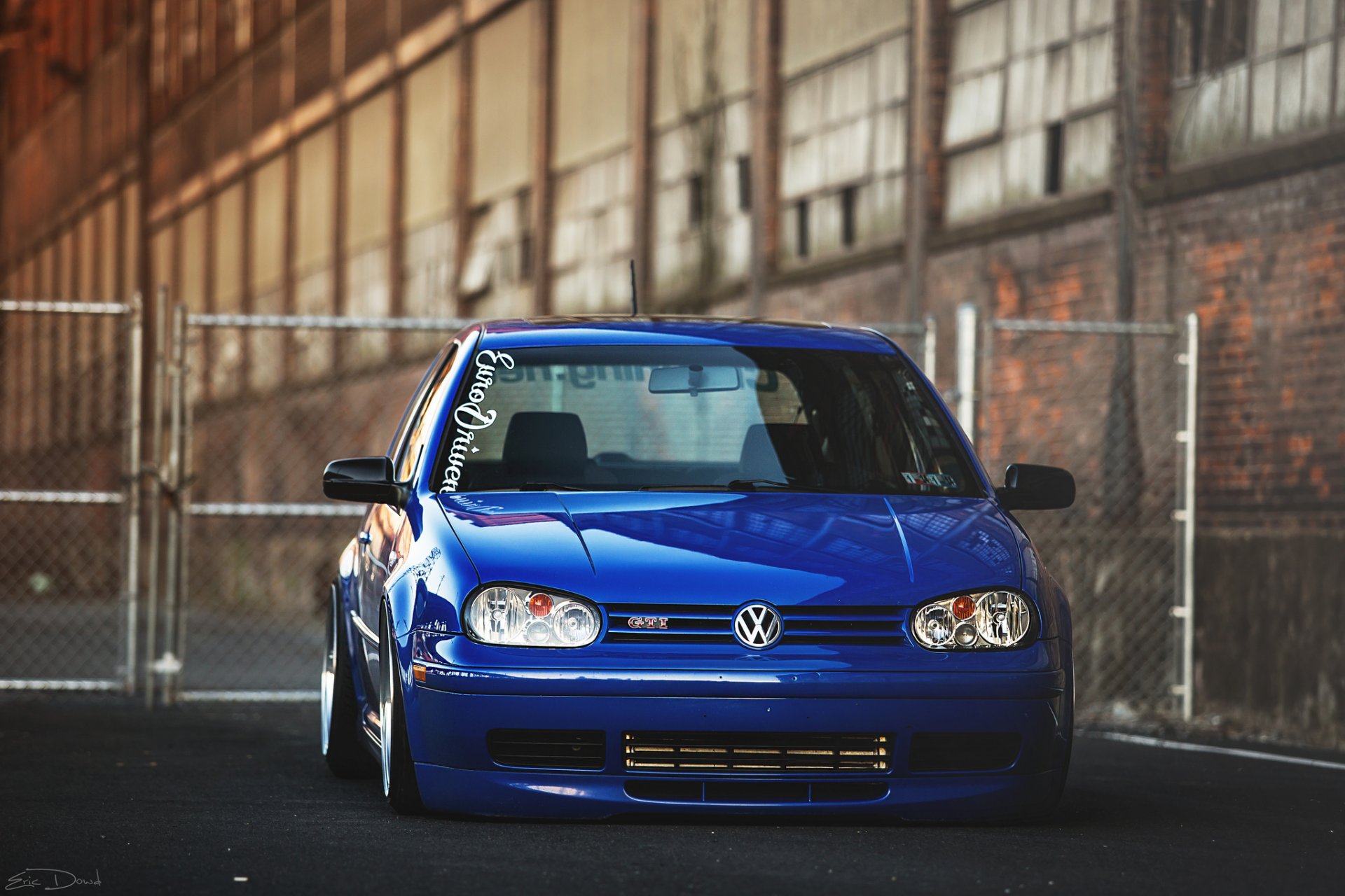 volkswagen golf gti blau tuning front