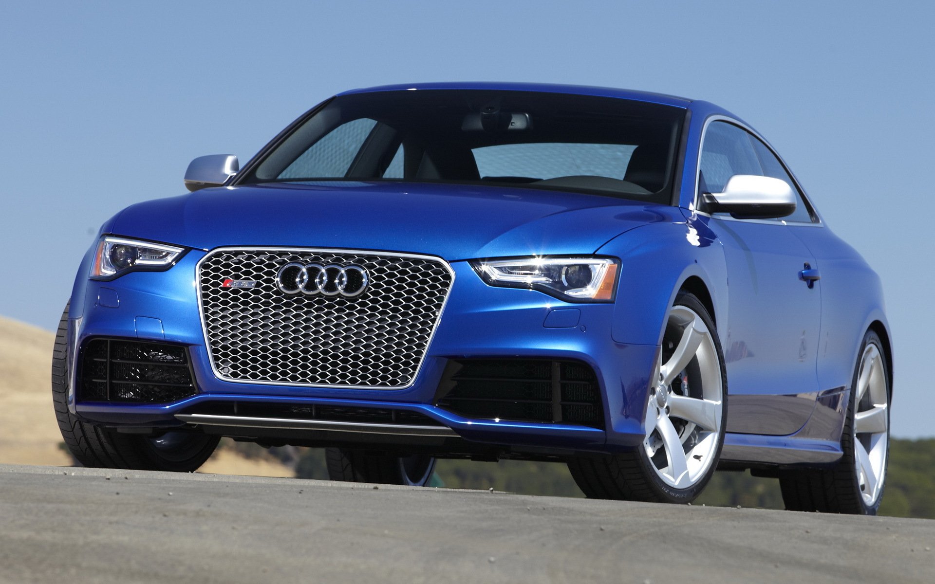 audi rs5 coupé bleu