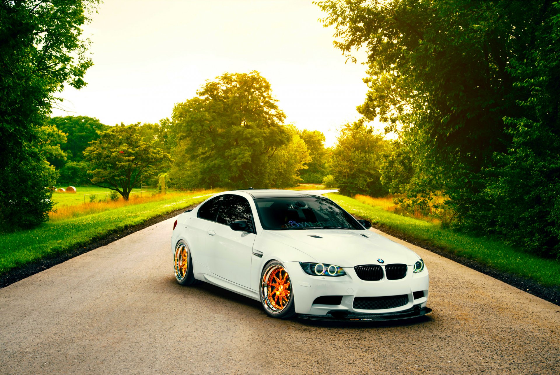 bmw m3 e92 blanc stancenation orange roues route bas