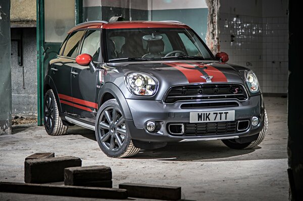 2015 silberner roter Mini Cooper