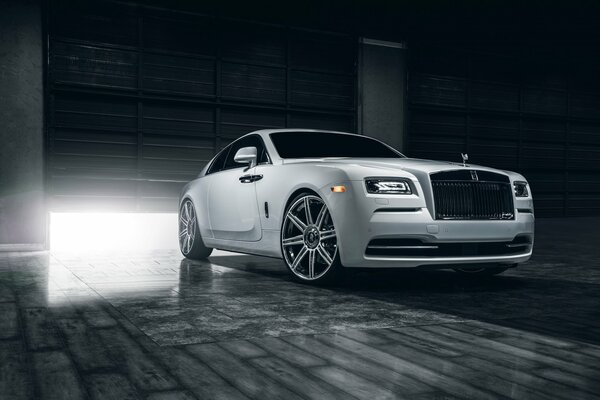 Rolls-Royce argent voiture Premium