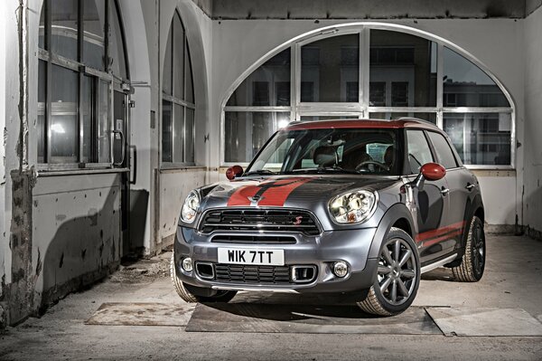 Mini Cooper r60 2015 schwarz mit rot