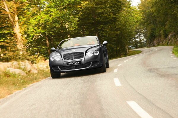 Bentley gtc серый. дорожный авто