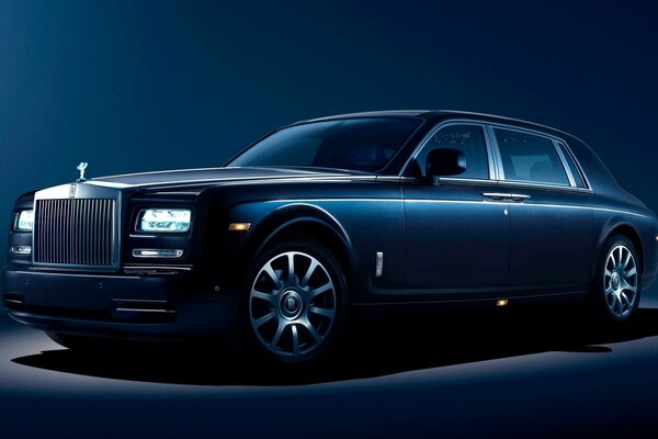 Blauer rolls royce auf blauem Hintergrund