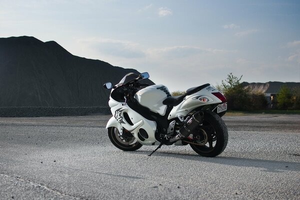 Suzuki GSX1300R white Suzuki in the mountains white