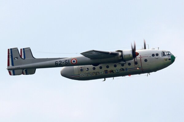 Volo di un insolito aereo noratlas