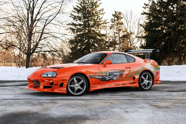 Toyota 2001 supra ist eine schnelle und hektische Nachbrenner-Maschine