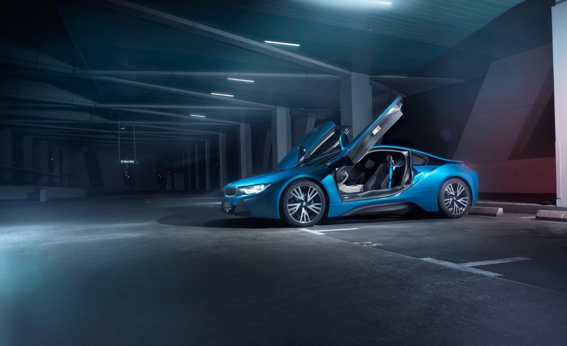 bmw i8 blau parkplatz auto licht türen vorne