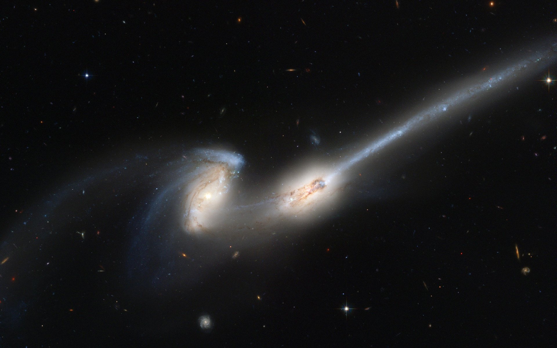 espace galaxie galaxies collision étoiles astronomie hubble univers espace nébuleuse