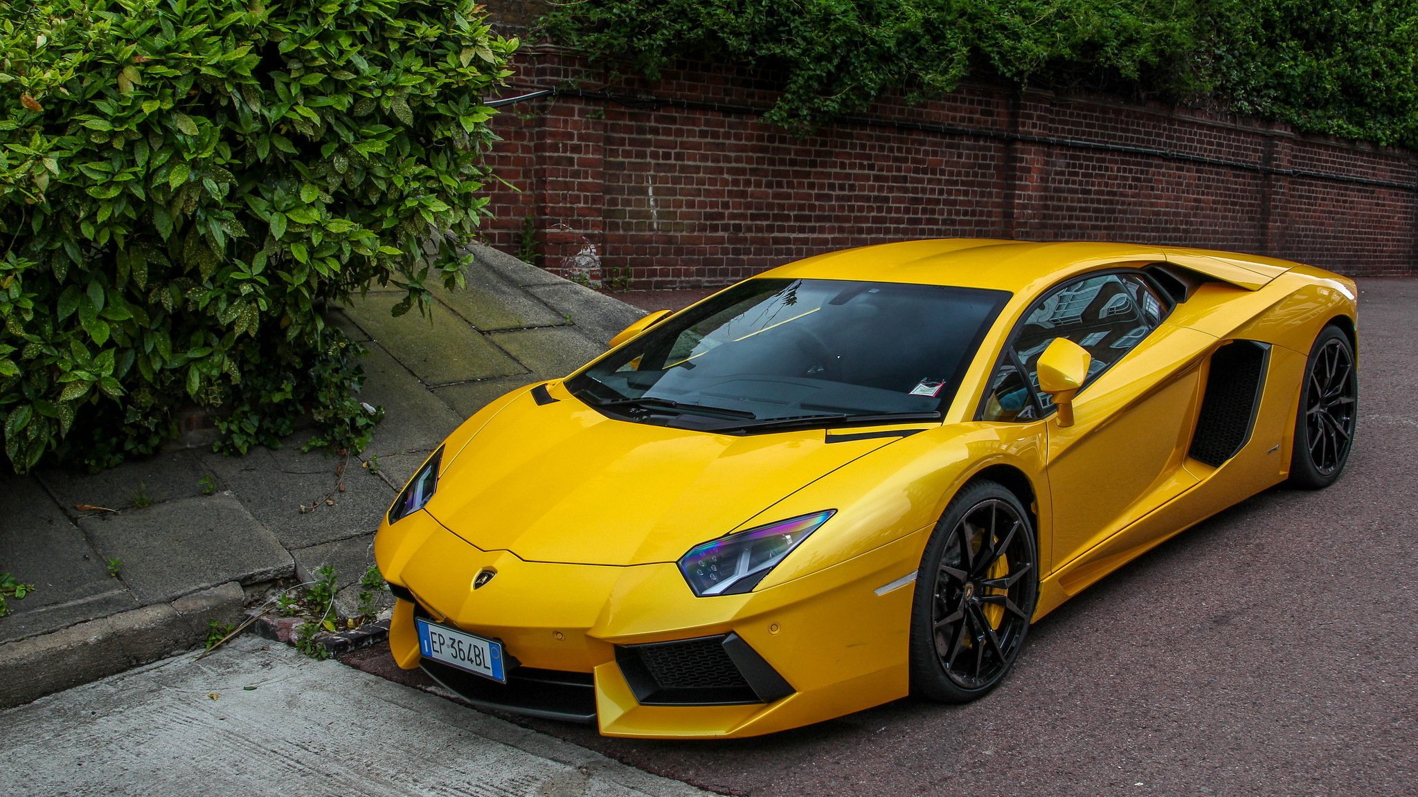 lamborghini aventador lp700-4 v12 amarillo londres superdeportivos exóticos