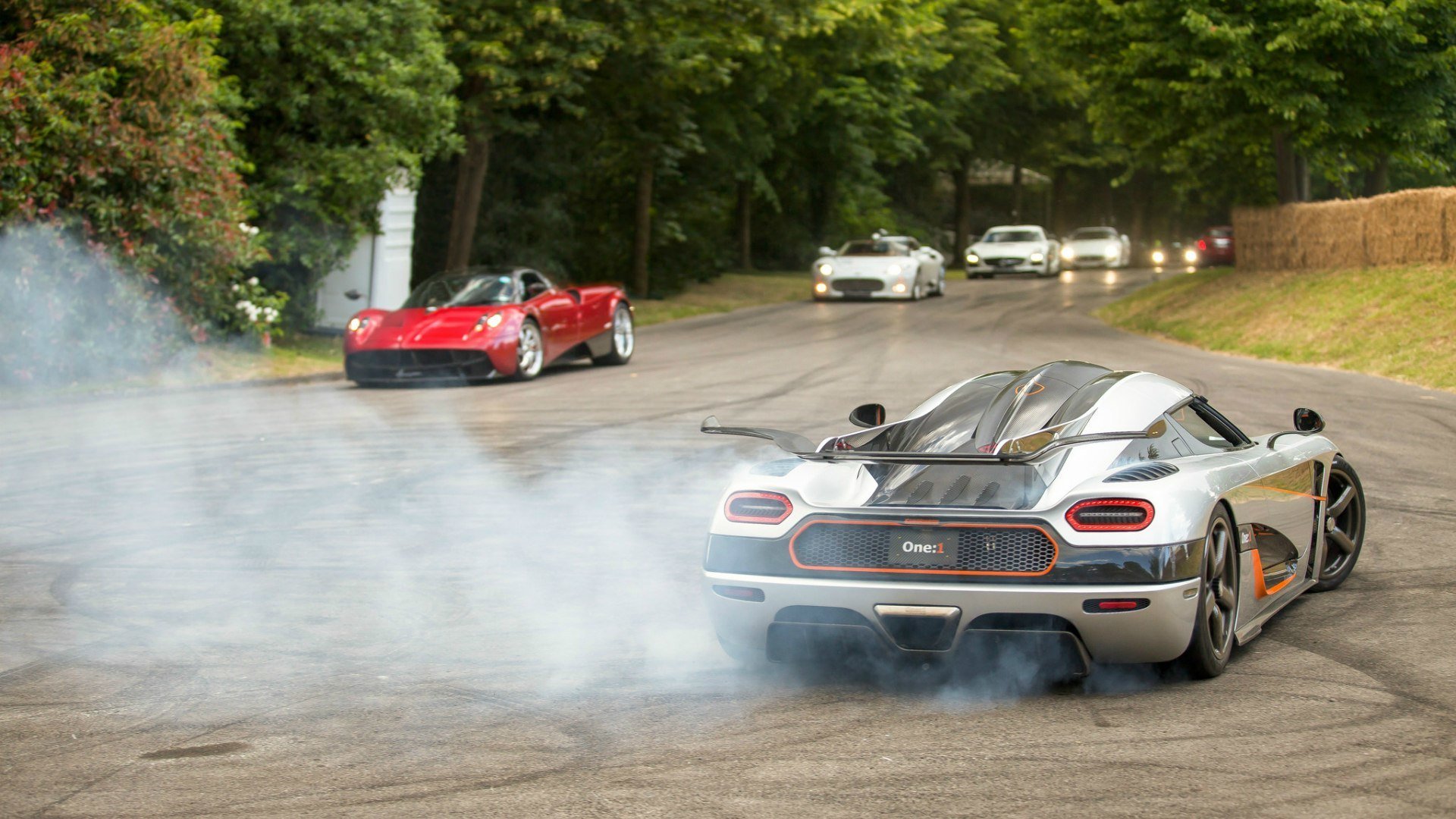 koenigsegg agera eins : 1 drift rauch burnout pagani spyker supercar macht