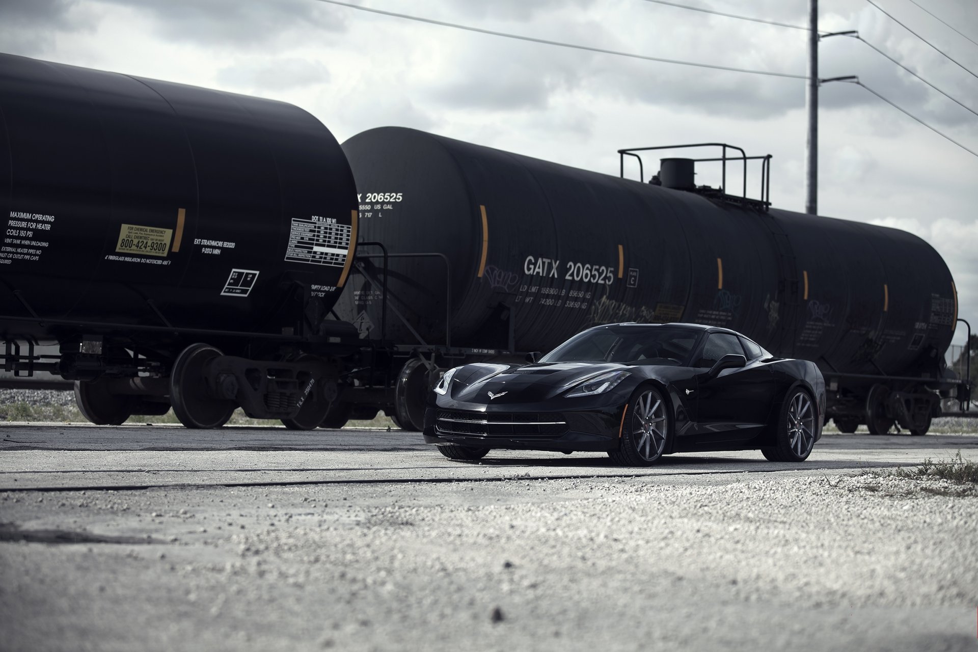 chevrolet c7 corvette stingray noir chevrolet corvette vue de face ciel nuages réflexion