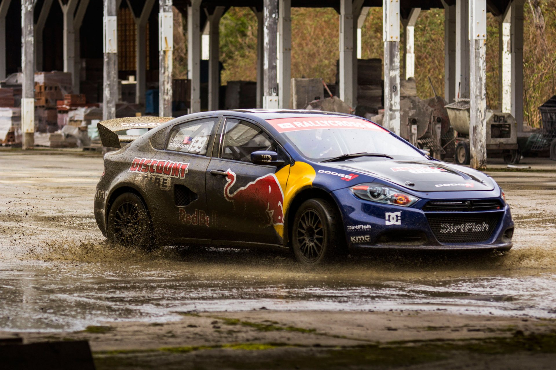 dodge rzutki rajd rallycross pastrana czerwony byk