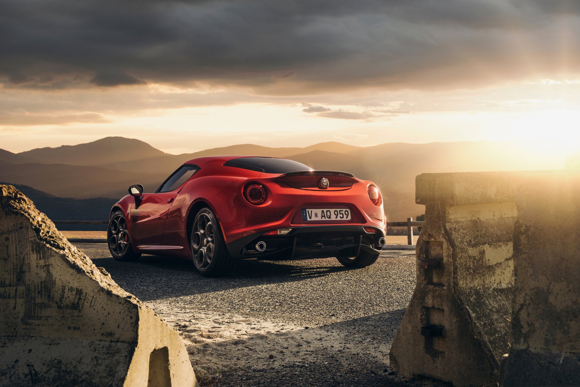 alfa romeo 4c uruchomienie wydanie 2015 sport samochód czerwony zachód słońca tył