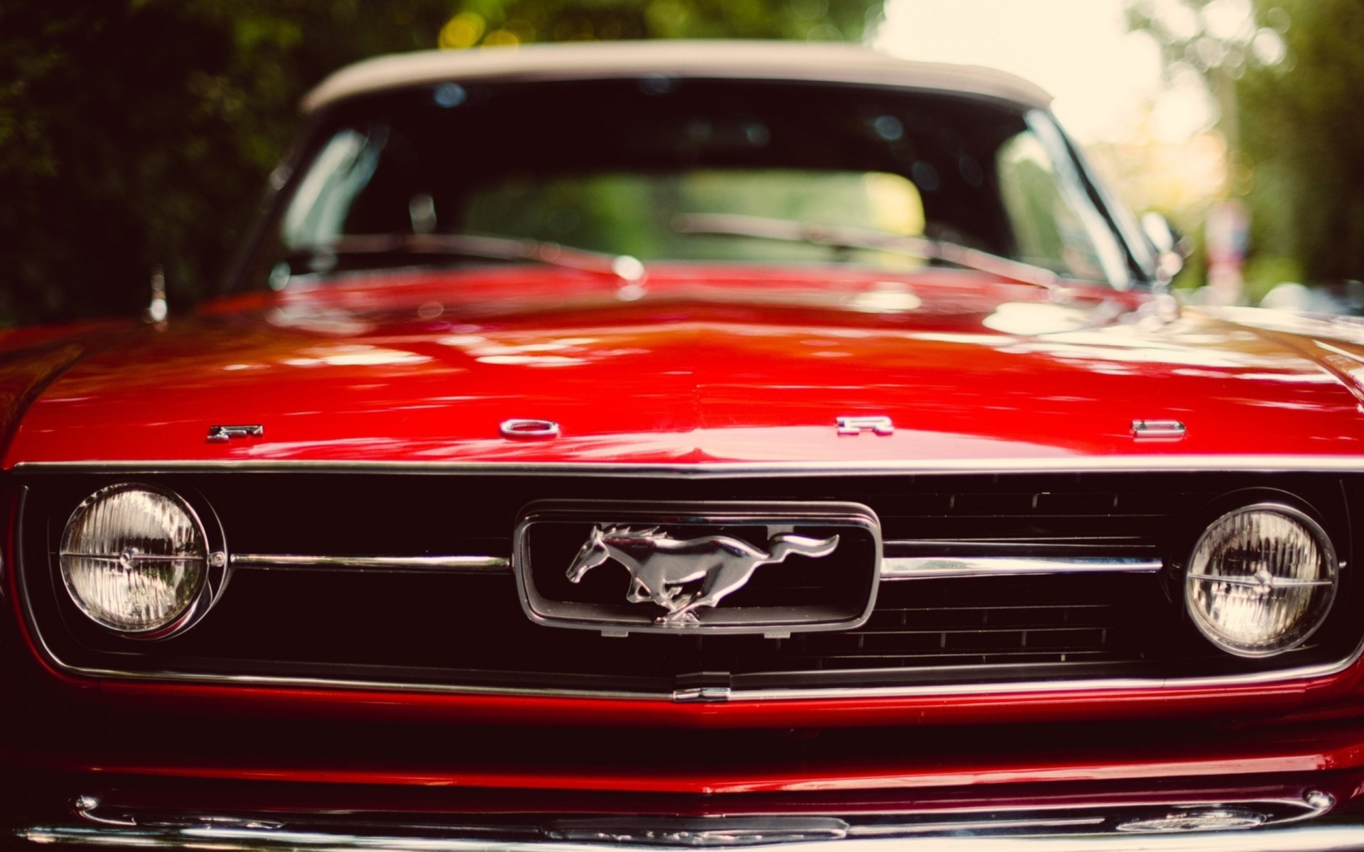 auto ford mustang rosso