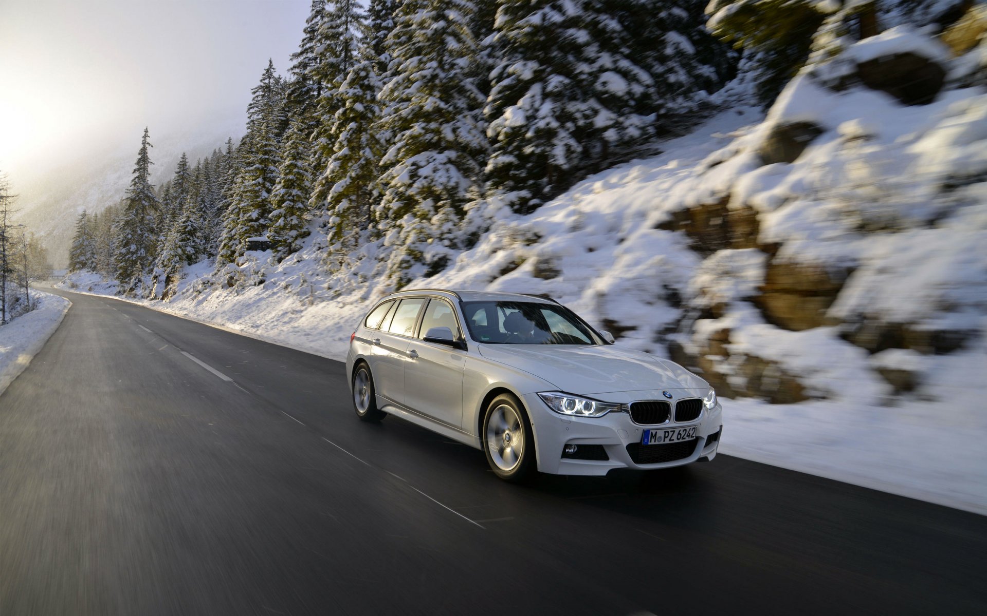 bmw 320d f31 blanco carro nieve carretera en movimiento auto bmw