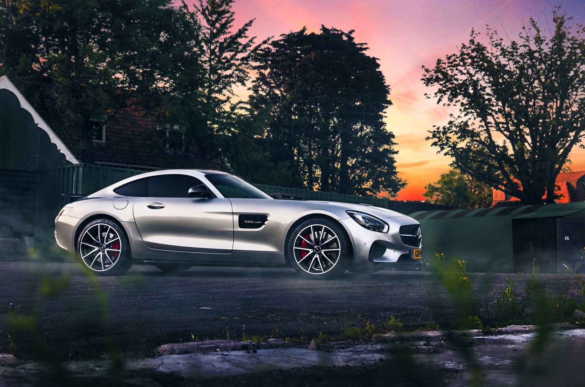 mercedes-benz amg gt s 2015 sonnenuntergang rauch schönheit licht silber farbe supersportwagen