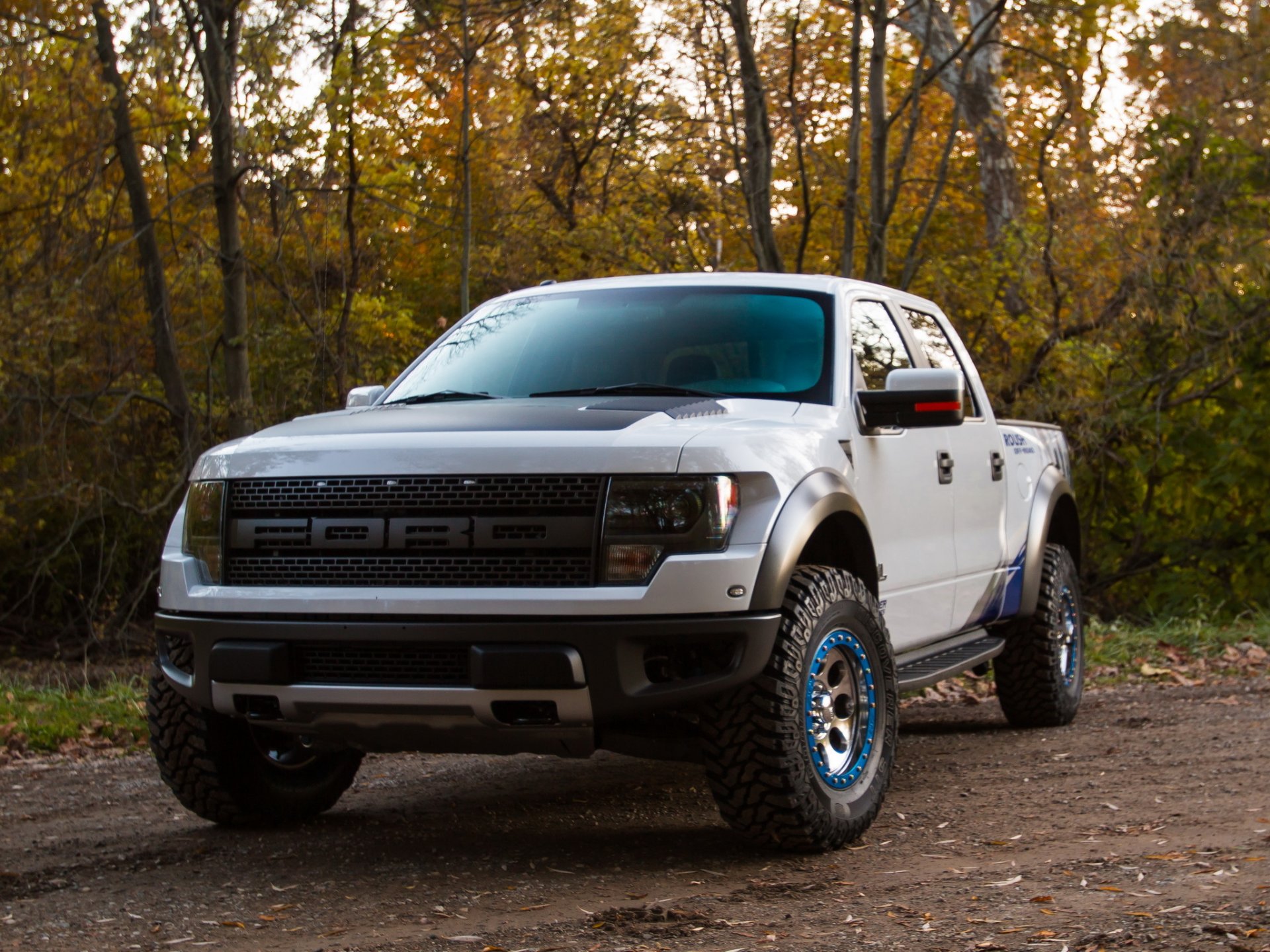 rausch ford f-150 svt raptor frente coche