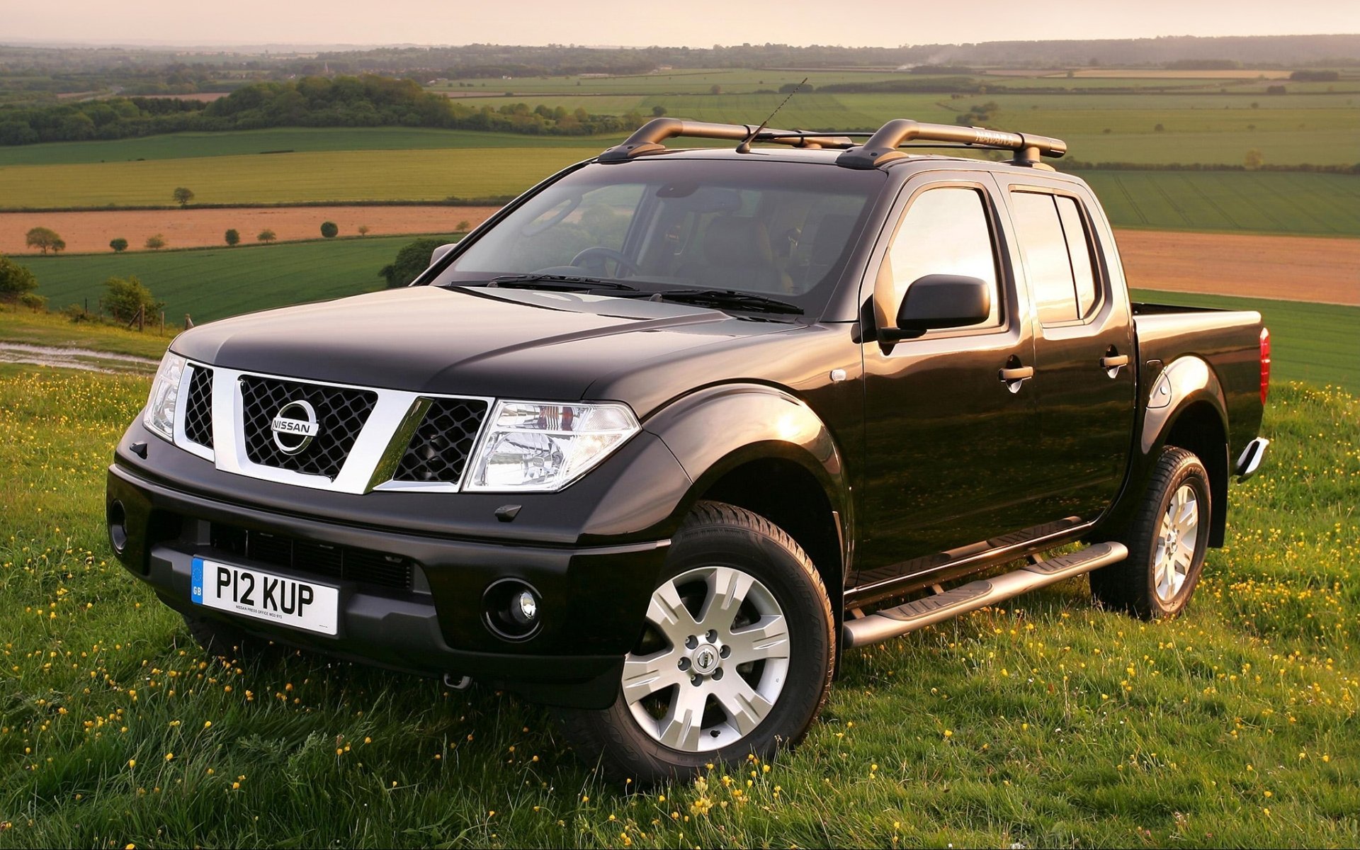 nissan navara double cab nissan pickup krajobraz