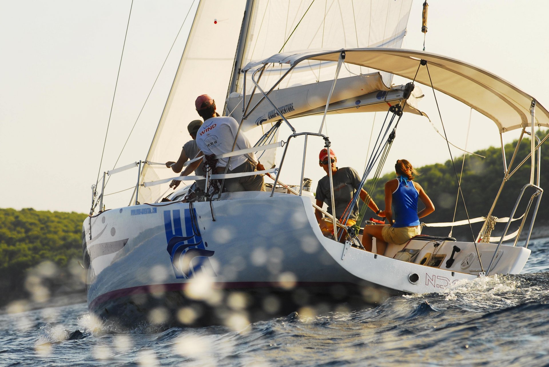 yacht segel menschen meer wind weg