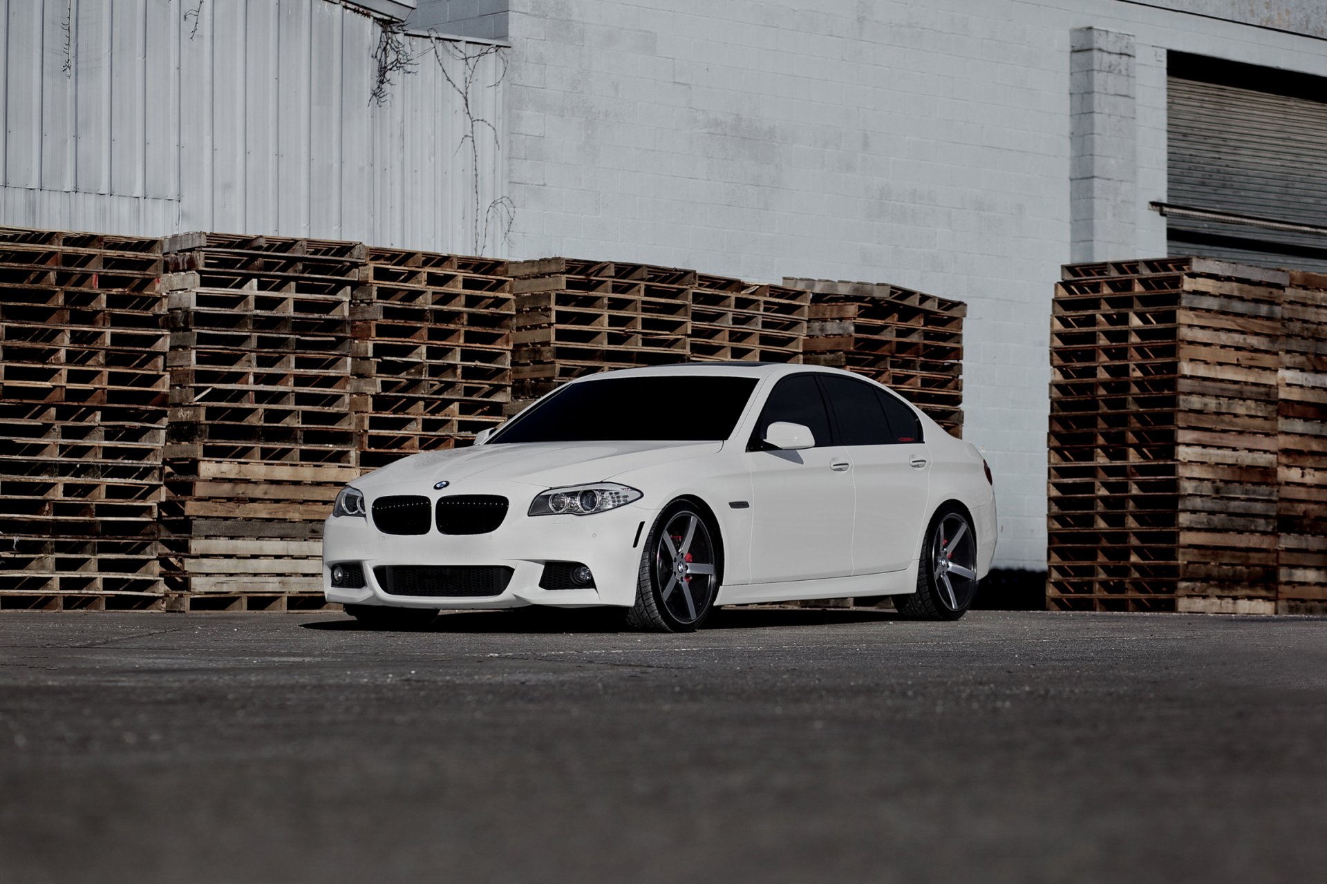 bmw f10 serie 5 ruote vossen bianco