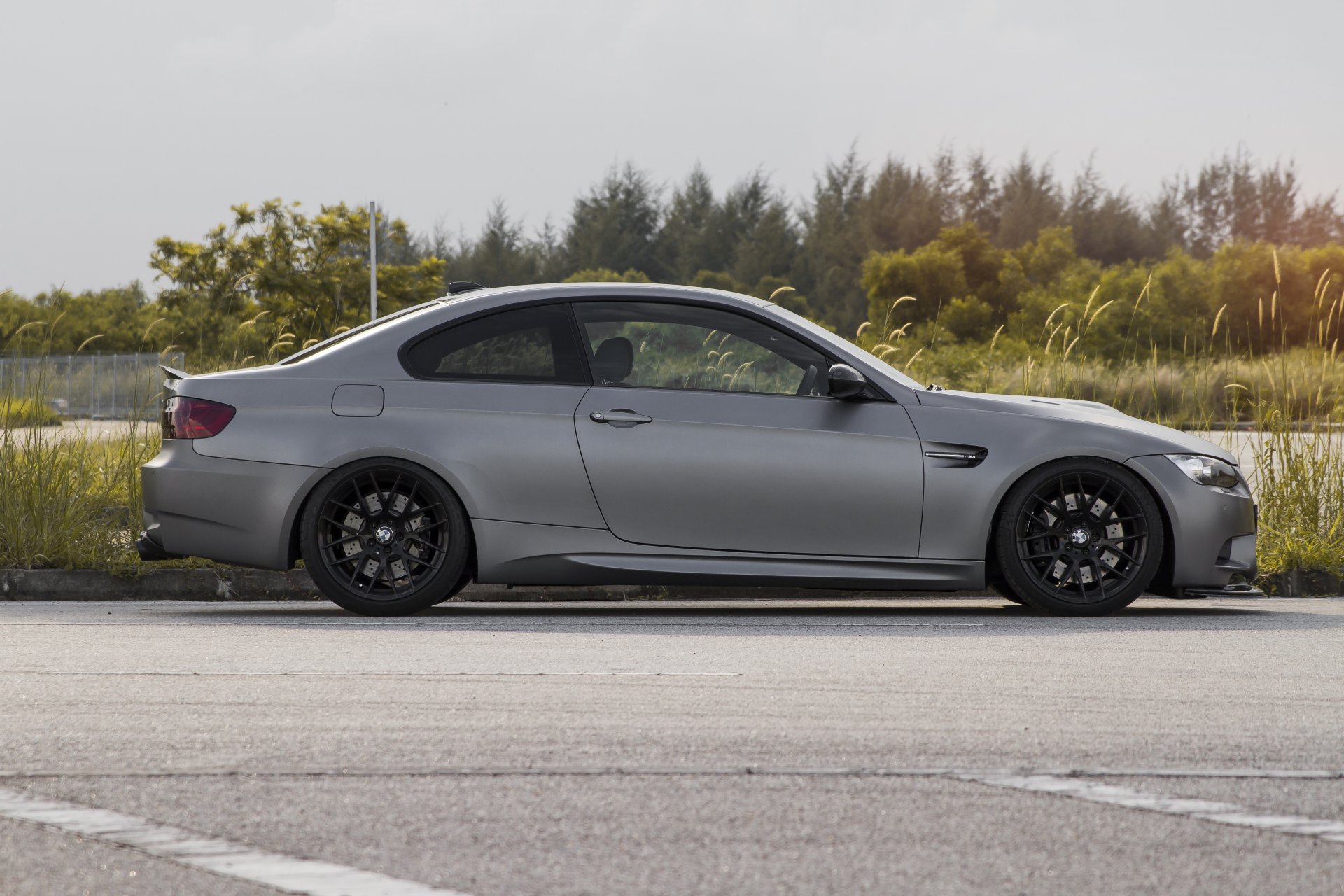 bmw m3 e92 gris bmw perfil árboles hierba cielo