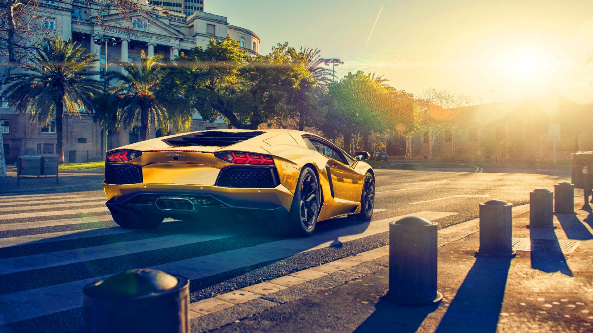 lamborghini aventador lp700-4 colore oro sole tramonto supercar indietro