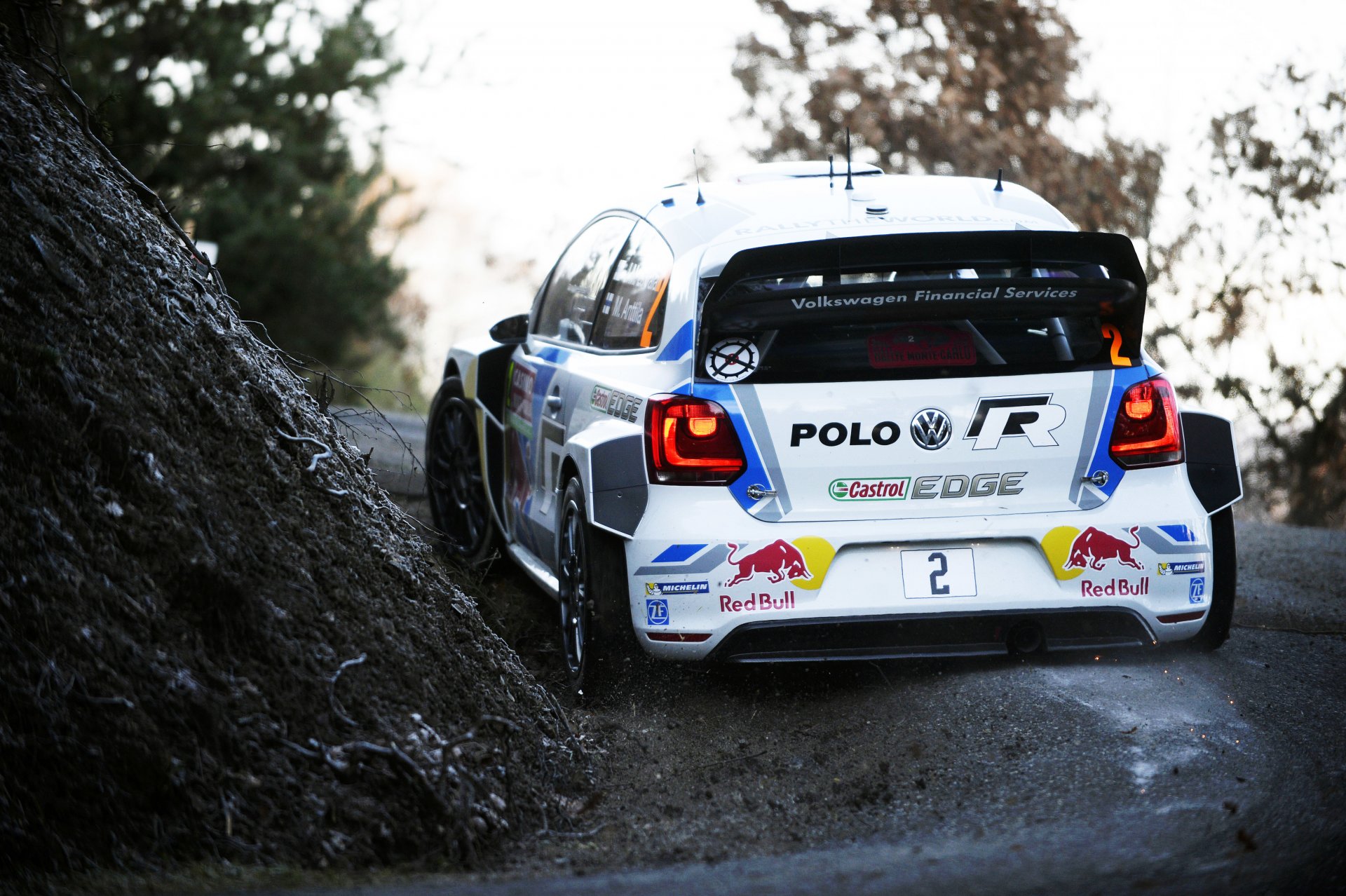 volkswagen polo wrc rally auto antepasado blanco velocidad giro viz trasero carrera