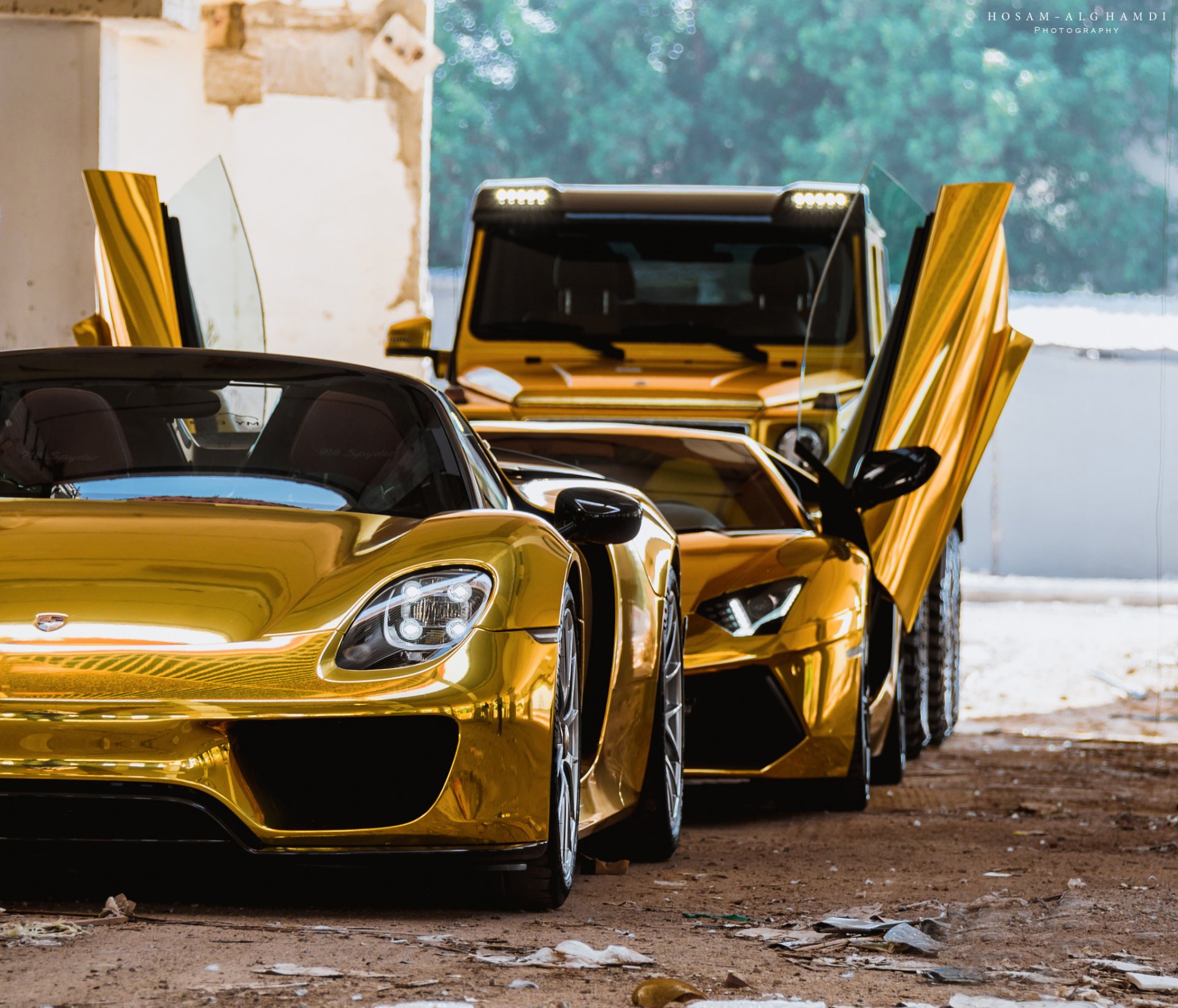 lamborghini aventador mercedes 6x6 gold