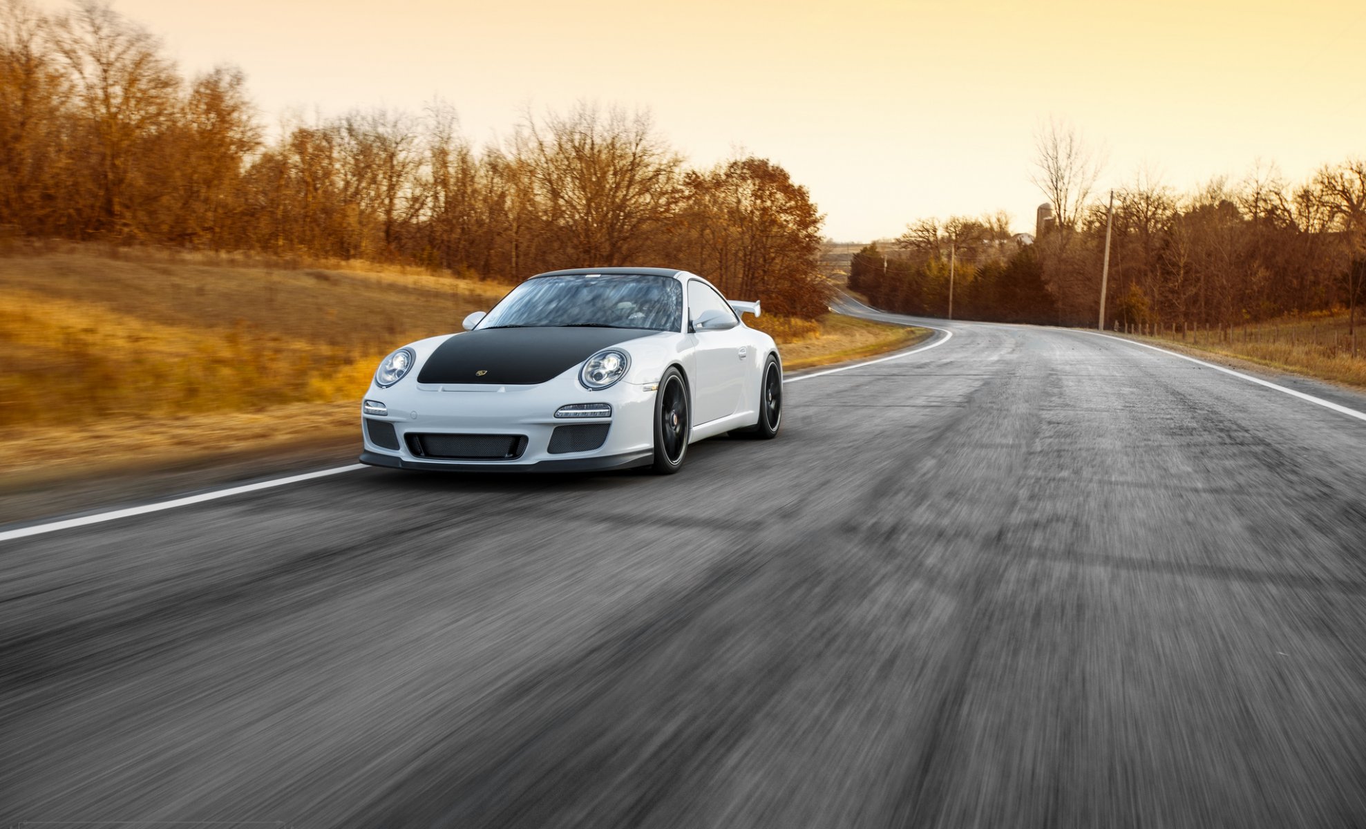 porsche 911 gt3 weiß porsche sportwagen in bewegung straße vor