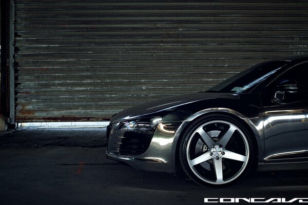 Concavo audi R8 cromo in garage