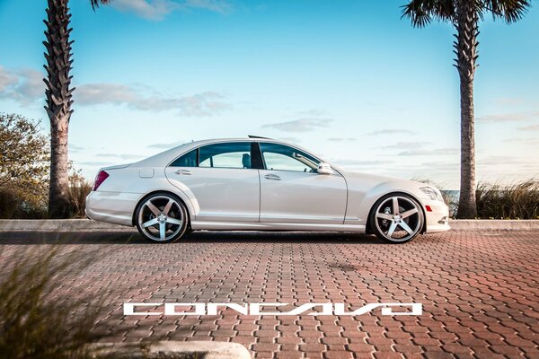 Mercedes benz s550 on red tile