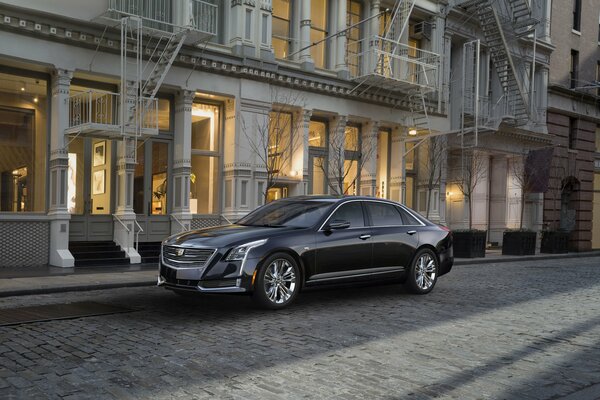 La vieille Cadillac suscite l admiration