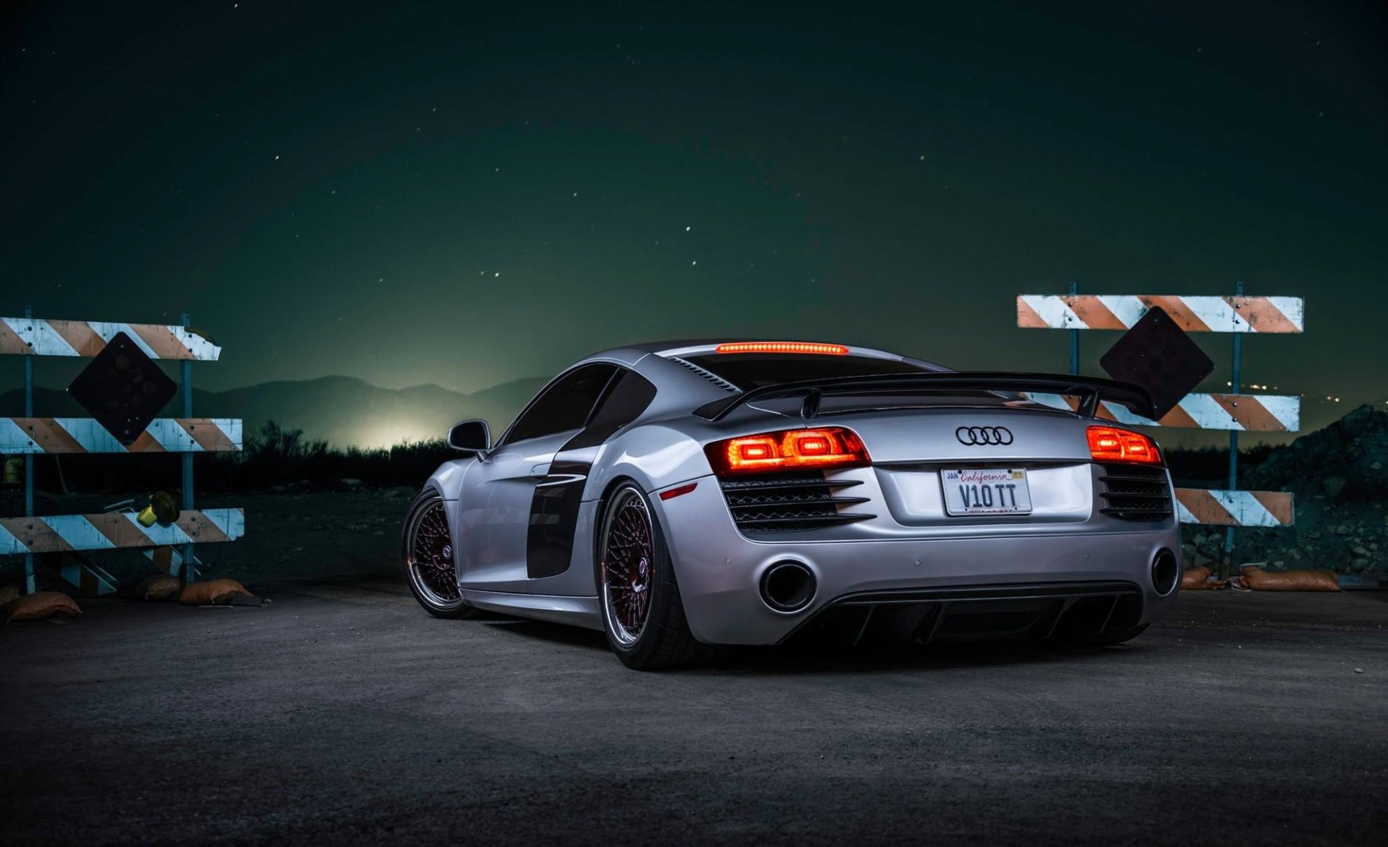 audi r8 v10 tylne niebo gwiazdy spoiler niestandardowy samochód sportowy srebrny