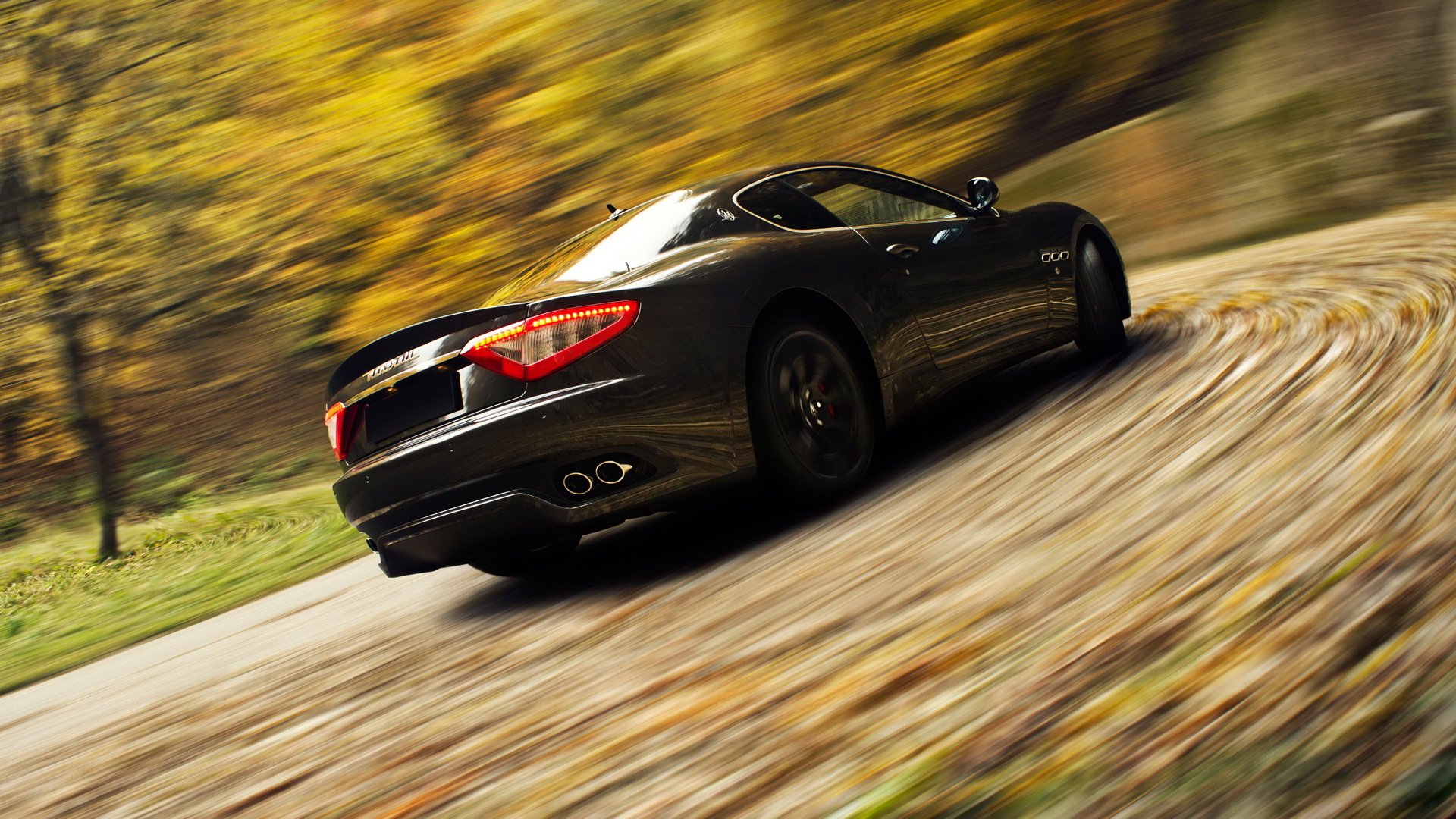 maserati granturismo auto sportiva velocità sfocatura strada