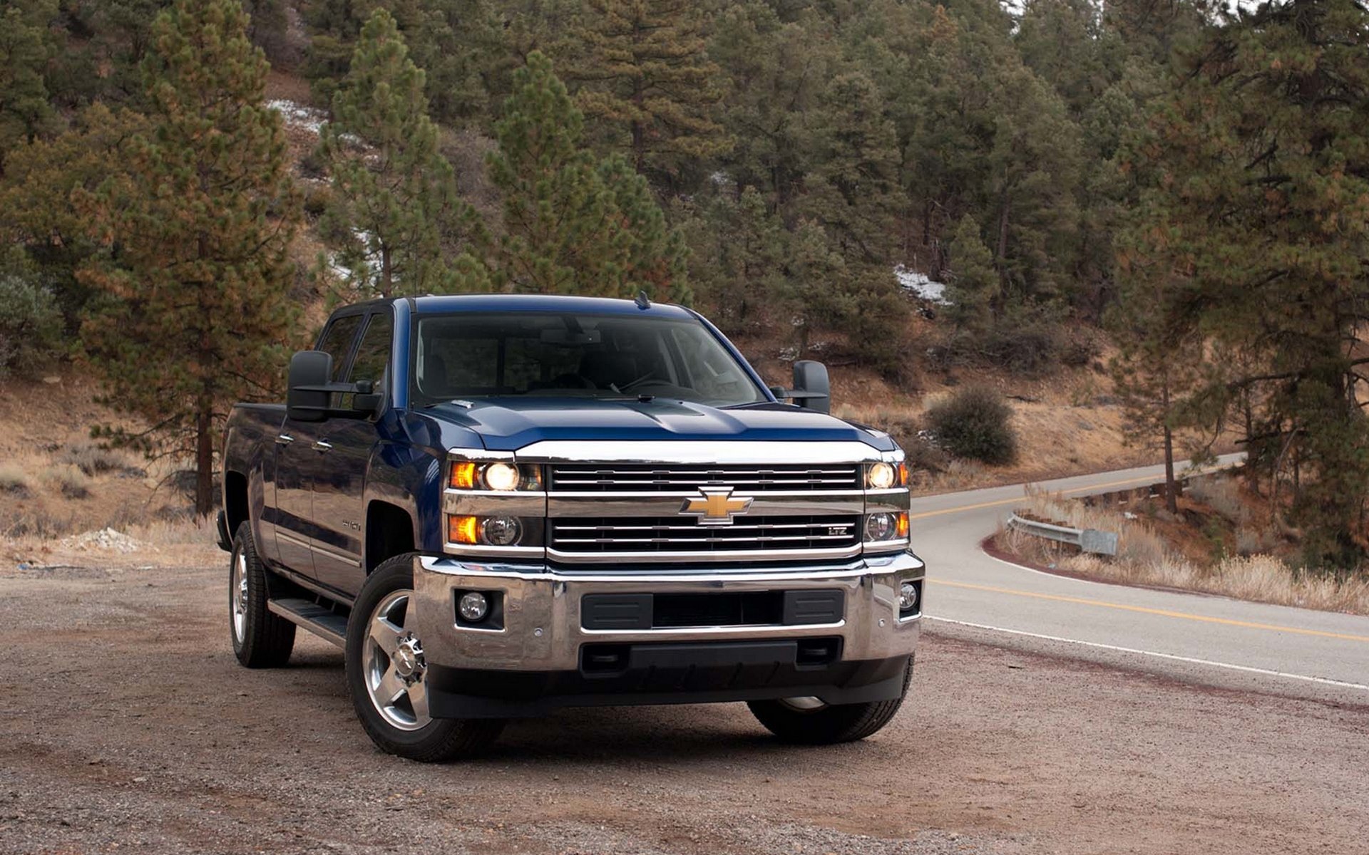 chevrolet silverado pickup auto straße auto chevrolet wald