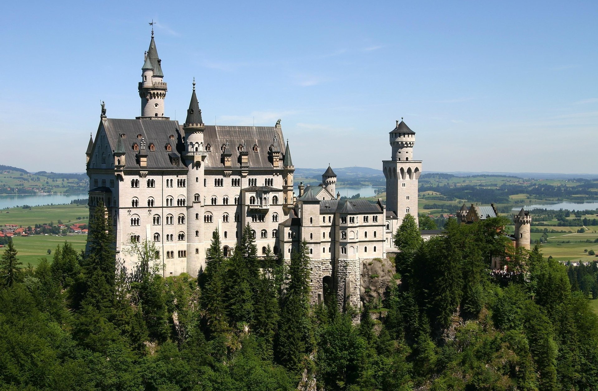 castello pini architettura europa natura casa inghilterra edifici cielo nuvole verde alberi fiume montagne orizzonte