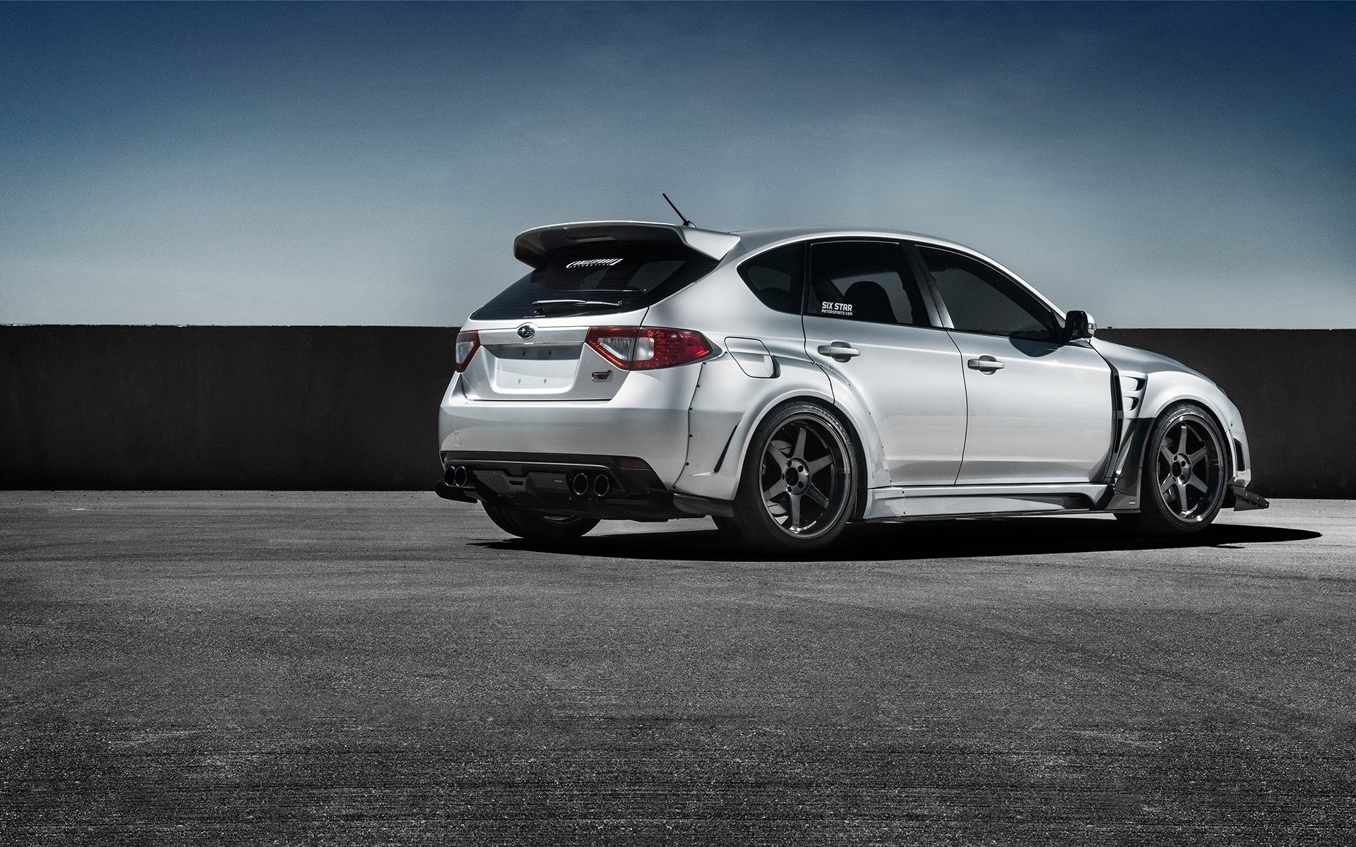 ubaru impreza wrx sti hinten sport auto silber räder