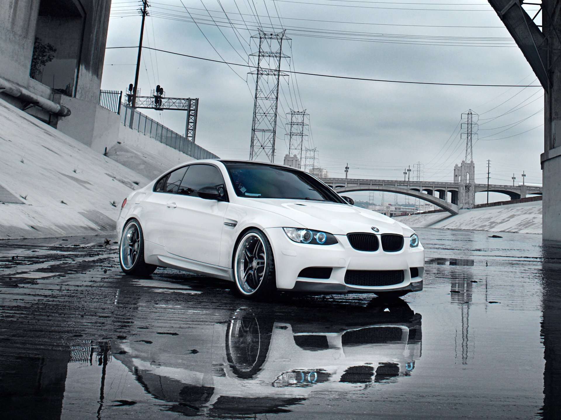 bmw asvaltyumokriy bmw auto coche agua ciudad puentes blanco fondo cielo carretera coches vehículos vehículos