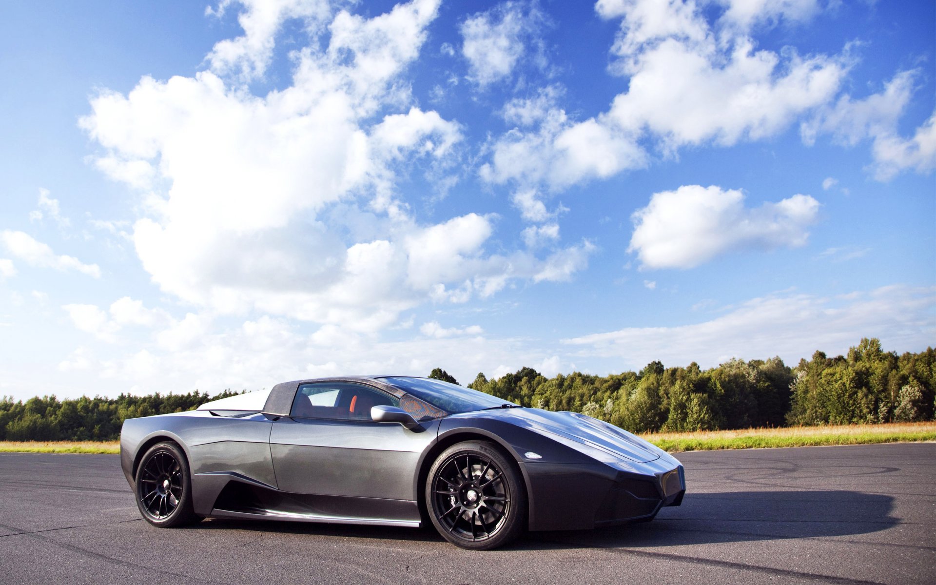 arrinera supercar piste arbres