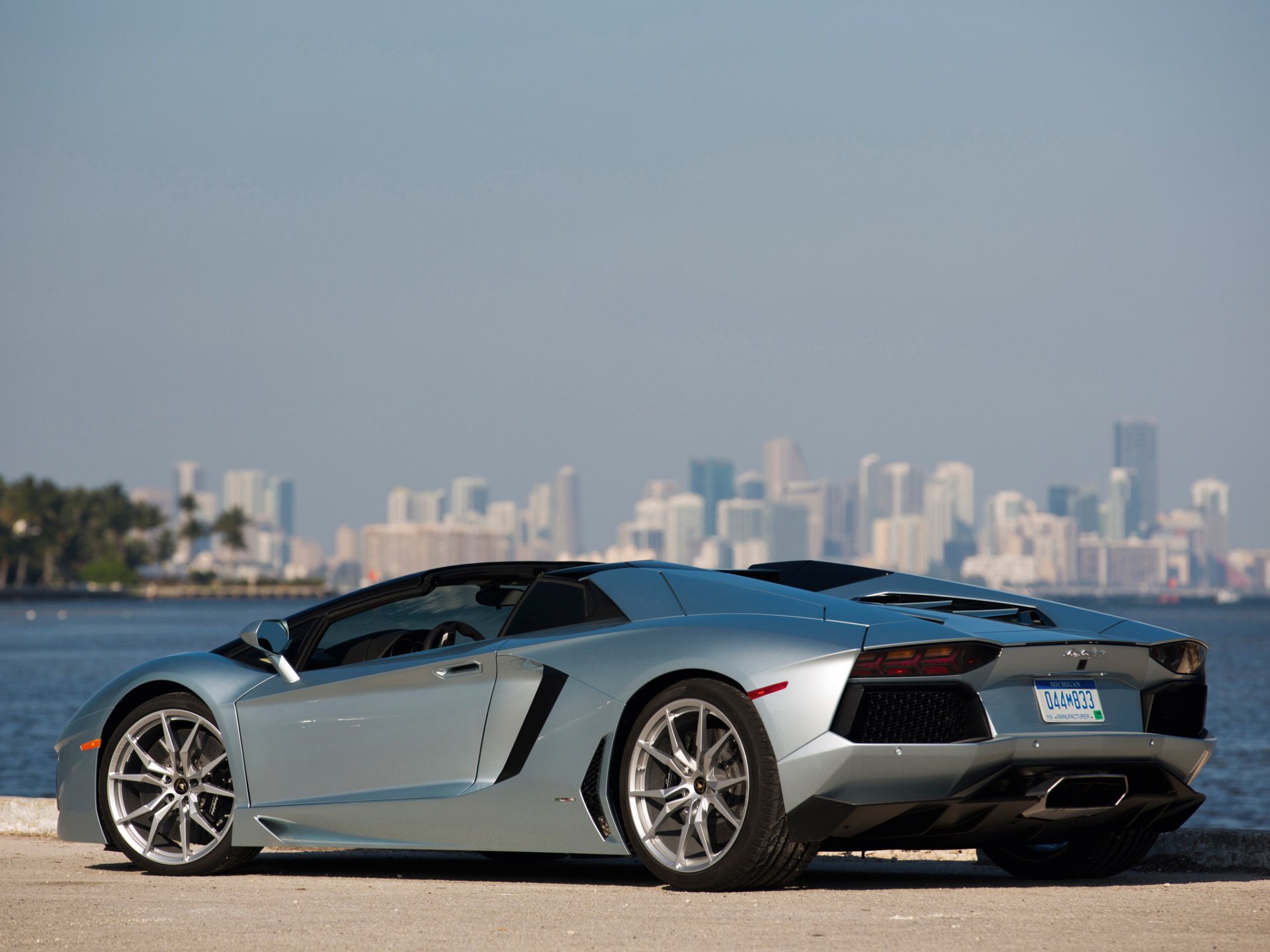 lamborghini aventador lp700-4 roadster