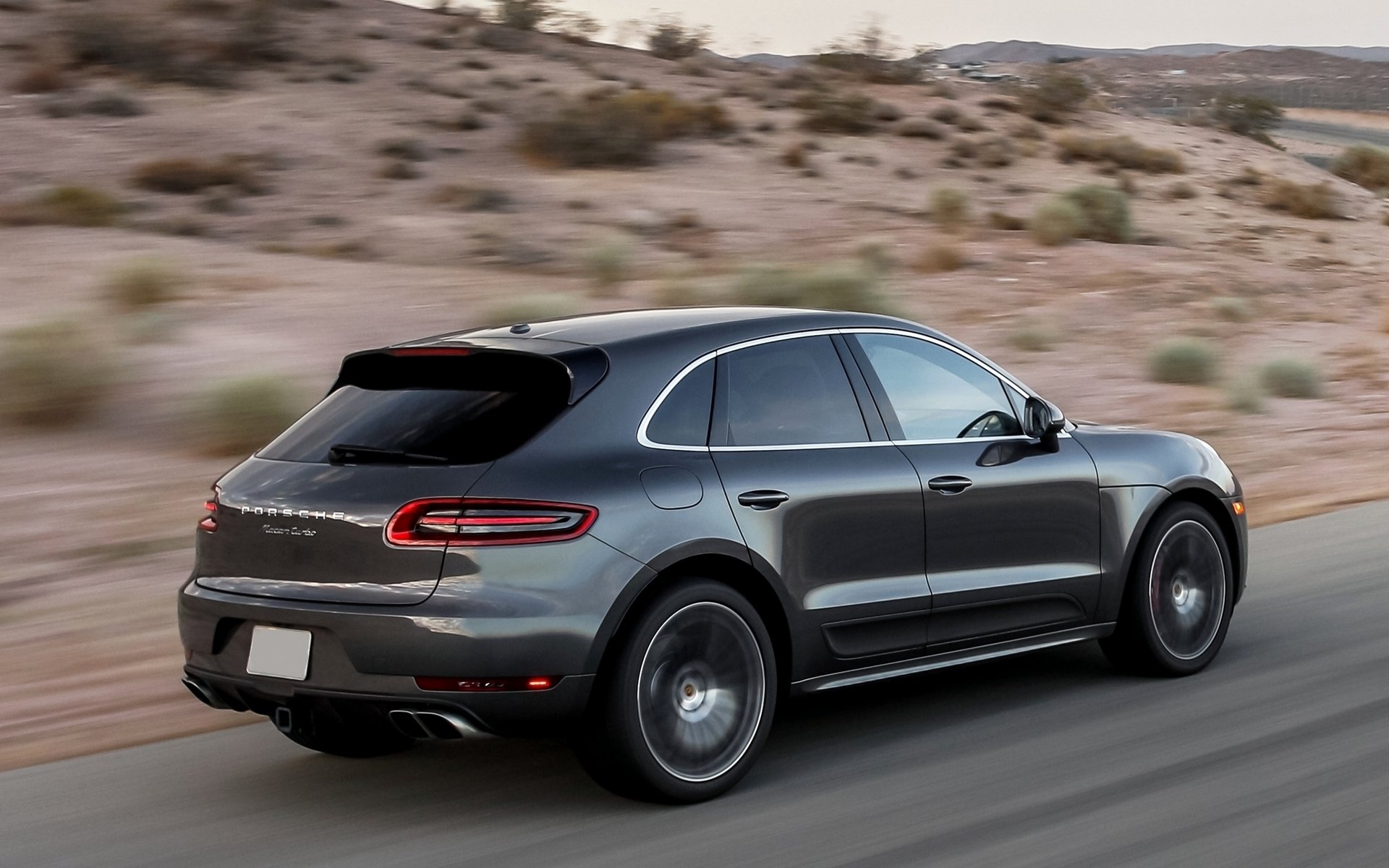 porsche macan turbo voiture vitesse hors route désert porsche route machine