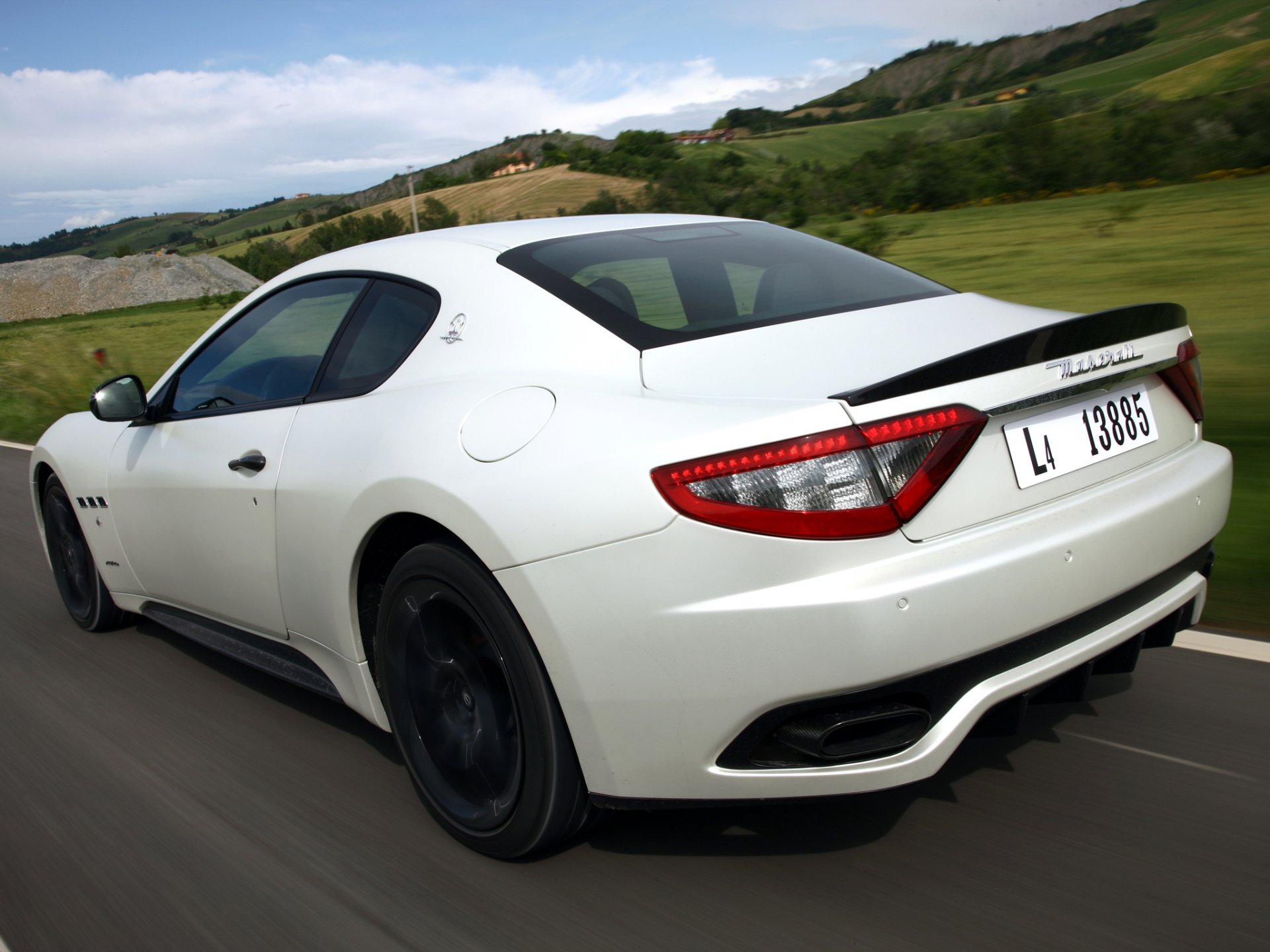 maserati granturismo sport mc line auto prędkość droga