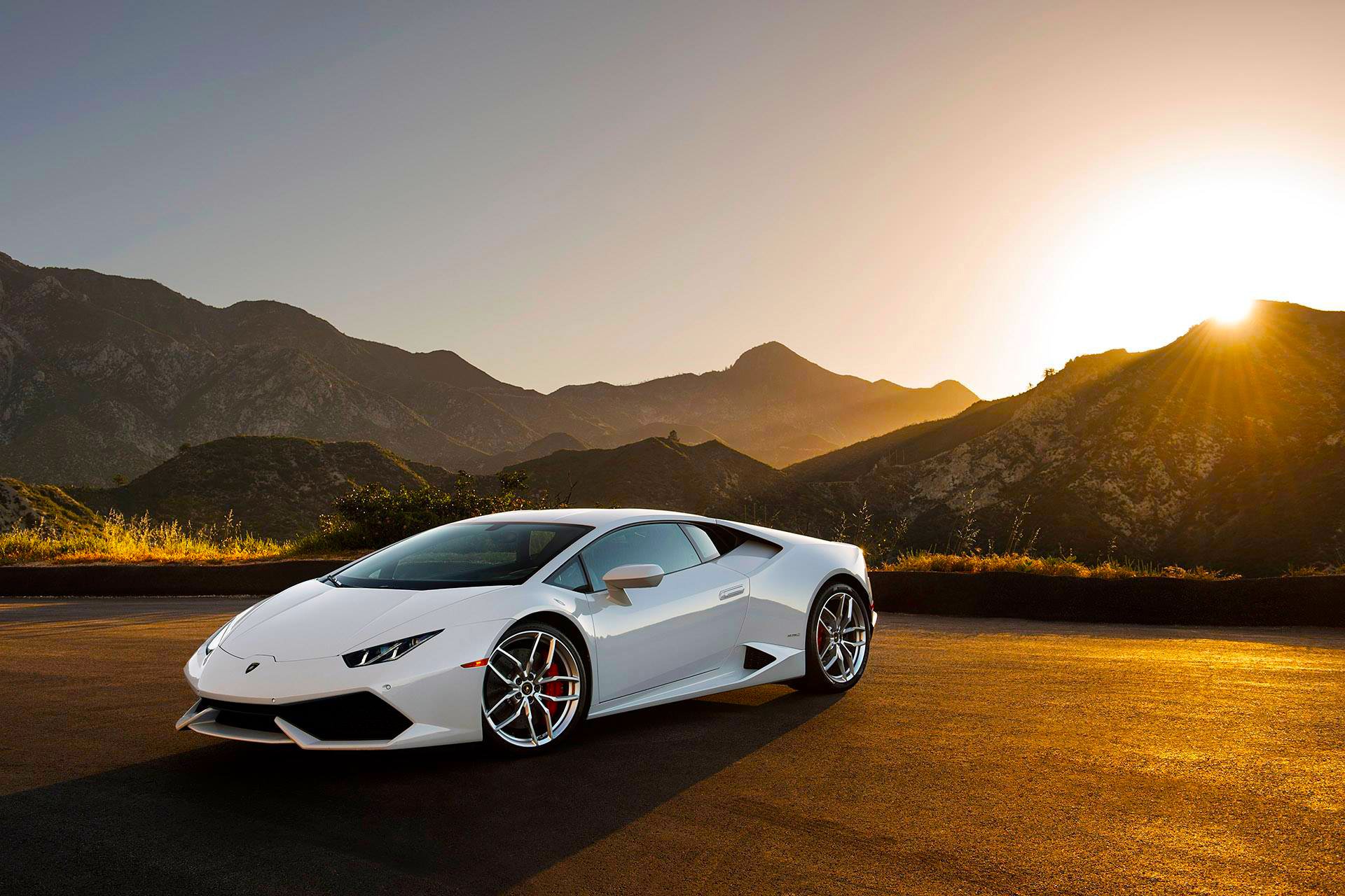 lamborghini urakan lp640-4 blanco superdeportivo puesta de sol montaña frente