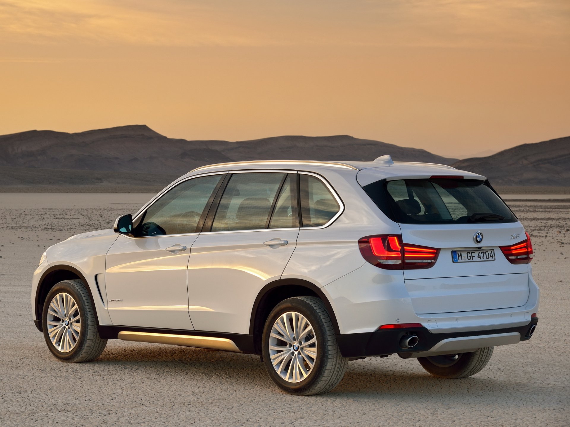 bmw x5 xdrive30d samochód suv potężny bmw