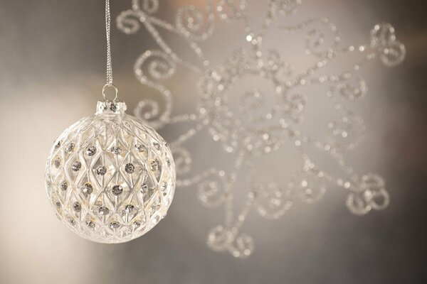 Christmas decorations in the form of a star and a transparent ball