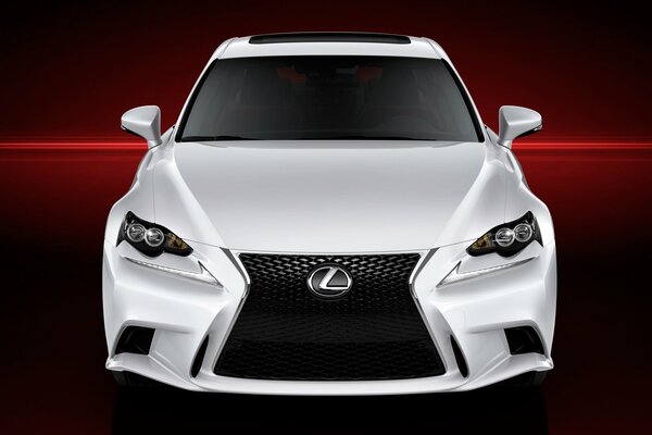 Lexus is 250 blanco sobre fondo rojo